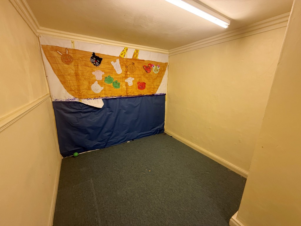 Lot: 59 - FORMER BAPTIST CHURCH WITH POTENTIAL - Play room/store
